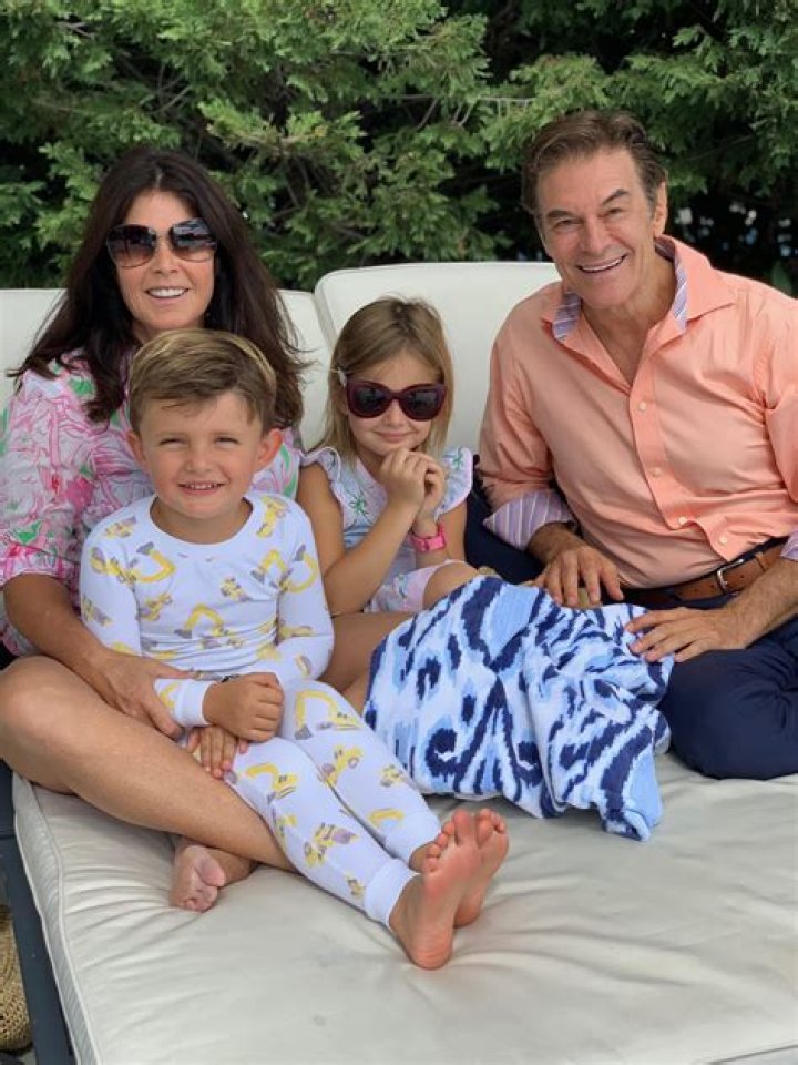 Dr. Oz Children: Meet Daphne Oz, Oliver Mustafa Oz, Arabella Sezen Oz, And Zoe Yasemin Oz