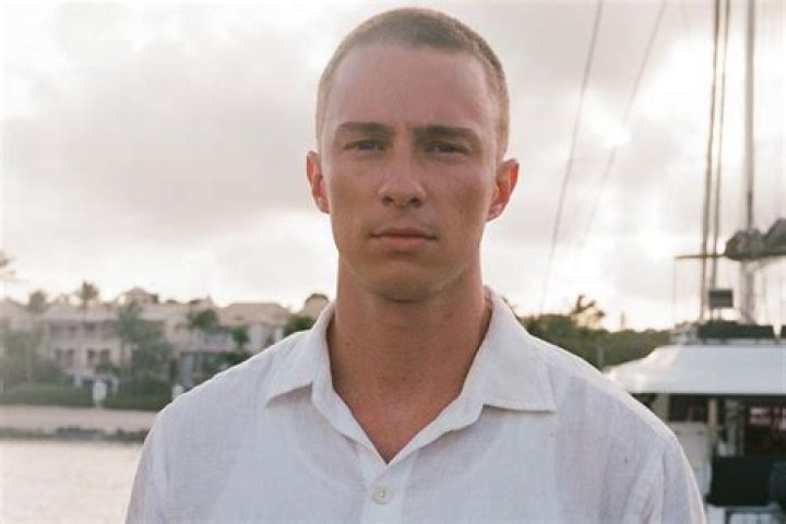 Drew Starkey (Actor) Wiki, Bio, Age, Height, Weight, Affair, Net Worth, Girlfriend, Dating, Family, Facts