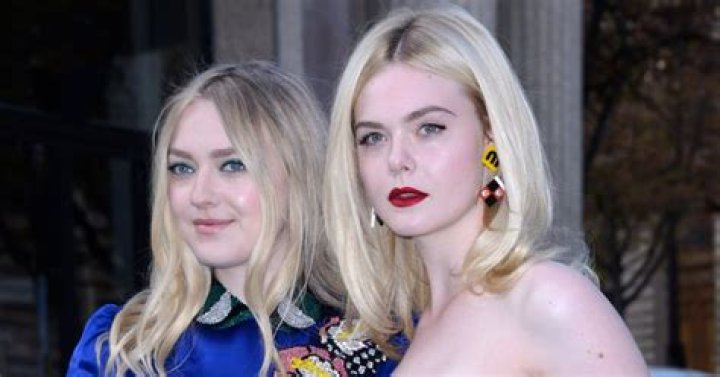 Elle Fanning Vs Dakota Fanning Net Worth – How Rich Are They?