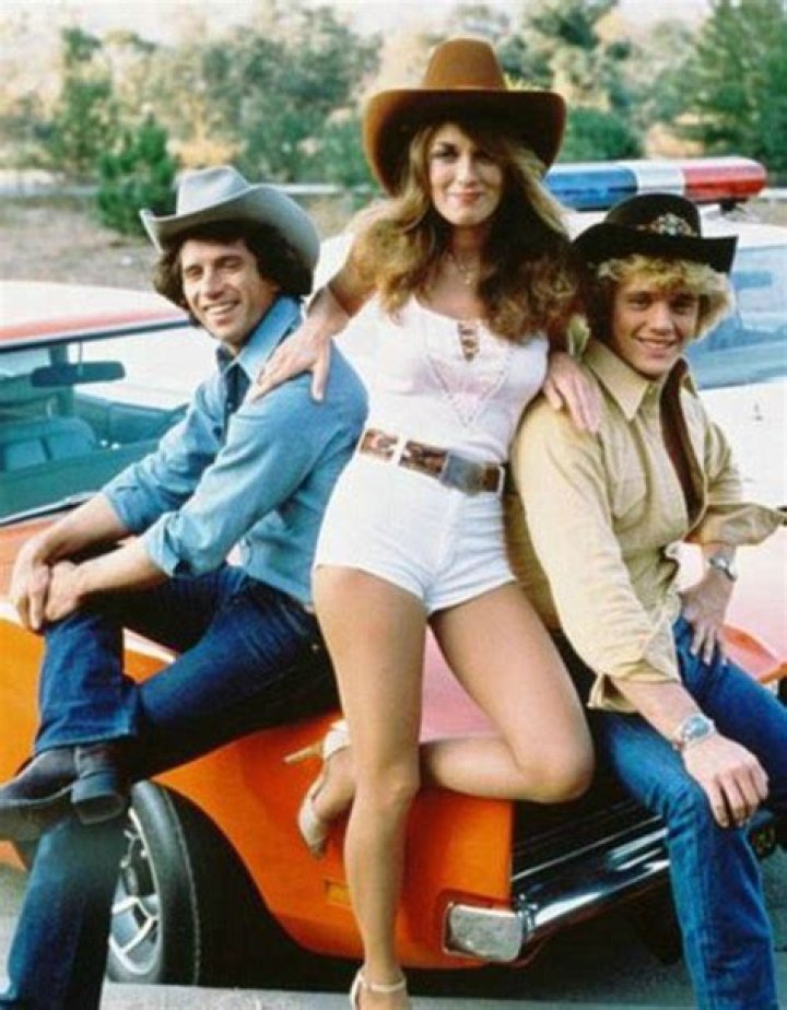 Elly Castle Bio, Age, Height, Education,Marriage, Career, Worth, Salary, and Media