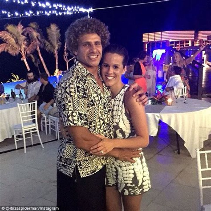 
Eloni Vunakece Wife: Who Is Mel Vunakece? Their Married Life Explored 