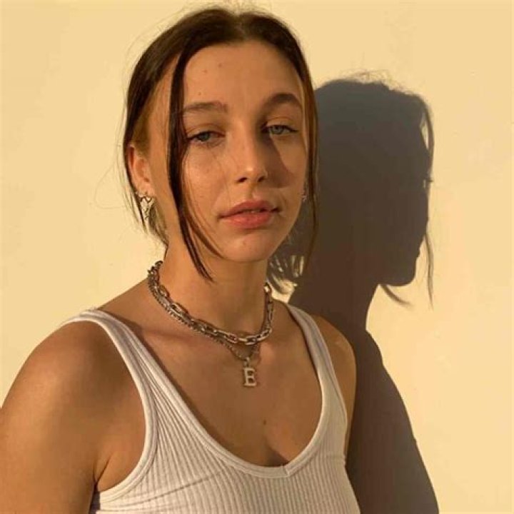 Emma Chamberlain TikTok Age, Height, Wiki, Biography, Birthday, Boyfriend, Merch – Youtube Star