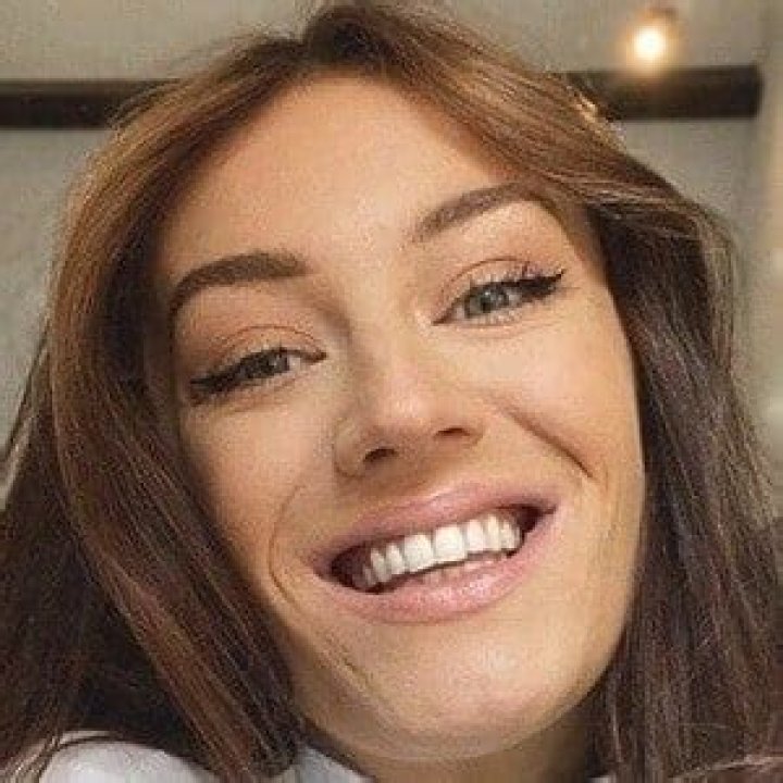 Emma Louise O’Neill Height, Weight, Net Worth, Age, Birthday, Wikipedia, Who, Nationality, Biography