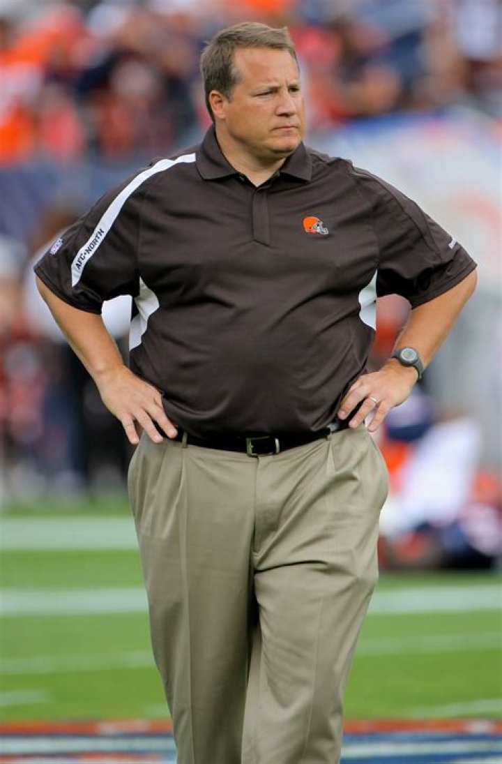 Eric Mangini Height, Weight, Net Worth, Age, Birthday, Wikipedia, Who, Instagram, Biography