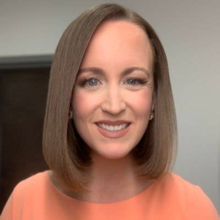 Erika Thomas Bio, Wiki, Age, Height, Husband, 5NEWS, Net Worth, Salary and Career