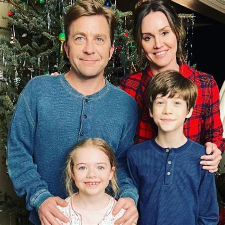 Erinn Hayes Bio, Wiki, Age, Height, Husband, Family, Children’s Hospital, Movies, and Net Worth.