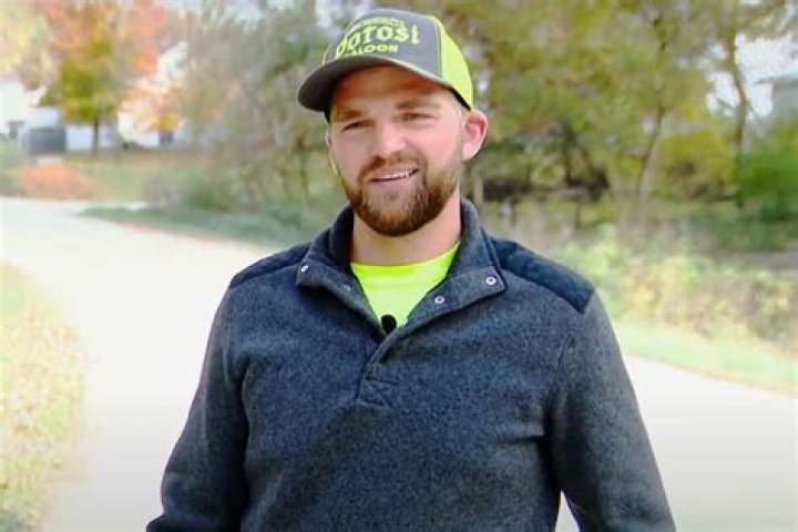 
Ex-Amish TikToker Answers Questions About the Life He Left Behind at 17 — from Toothpaste to Parental PDA 