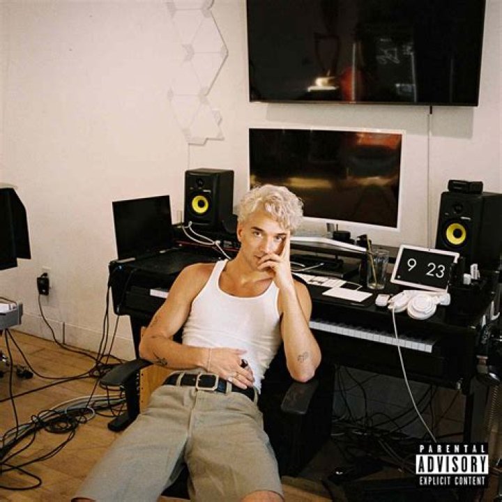 Fans Say Daniel Seavey Is Gay Did The Singer Really Come Out Of The Closet?