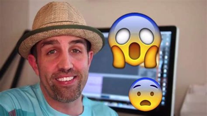 Fans Think YouTuber Thinknoodles Accidentally Face Revealed On Live Stream