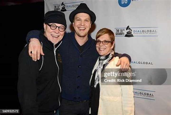 Gavin DeGraw parents: Meet Wayne DeGraw & Lynne DeGraw