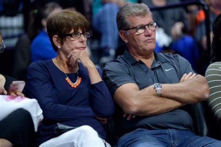 Geno Auriemma Age (Kathy Auriemma Wife) Height, Net Worth, Salary, Kids