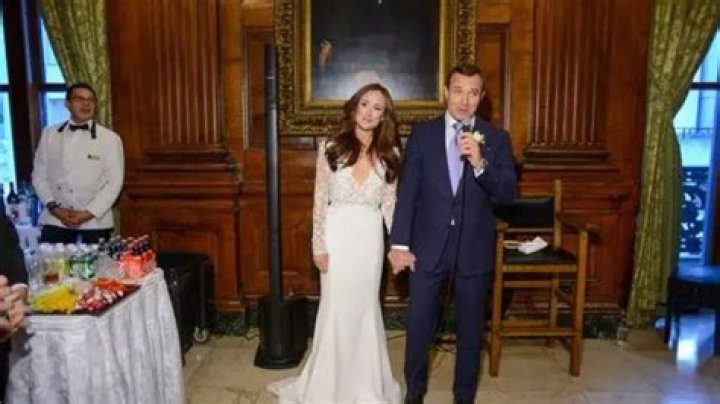 Greg Kelly Bio, Wiki, Age, Wife, Baby, Salary, Net Worth, Height, New Job and Fox