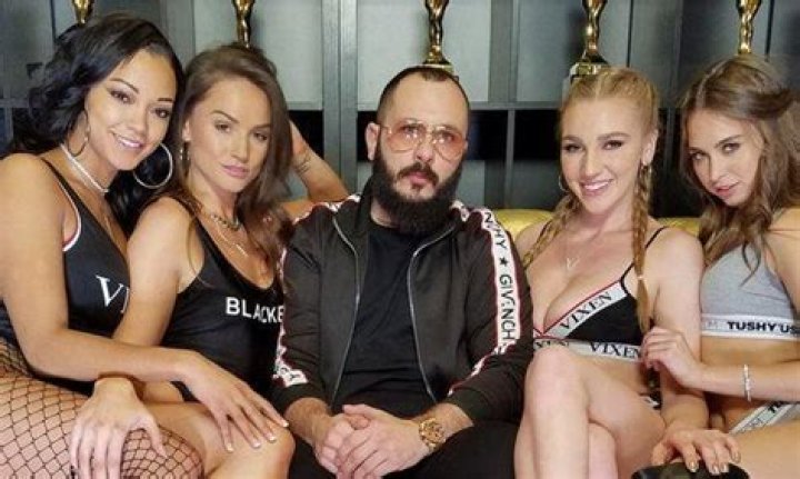 Greg Lansky net worth, age, height, wife, girlfriend, kids, biography, wiki