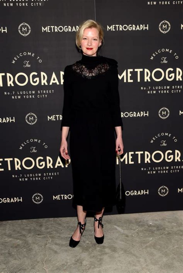 Gretchen Mol: Husband, net worth, tattoos, smoking & body measurements