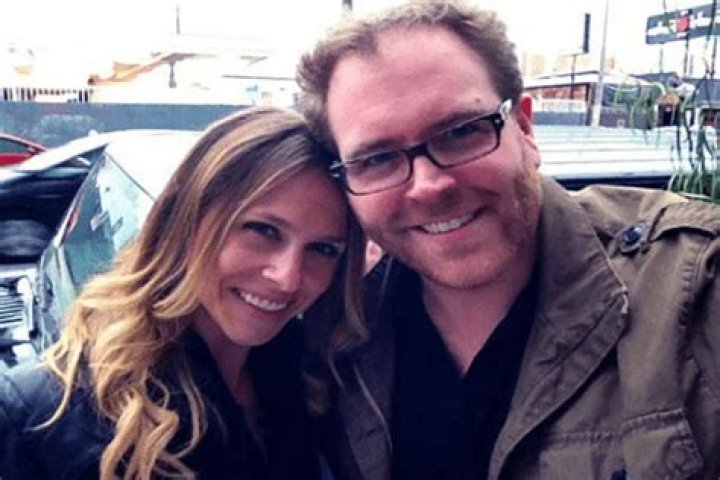 Hallie Gnatovich: Josh Gates, Therapy & Net Worth
