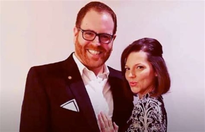 Hallie Gnatovich (Josh Gates Wife) Wiki, Biography, Age, Height, Weight, Husband, Net Worth, Facts