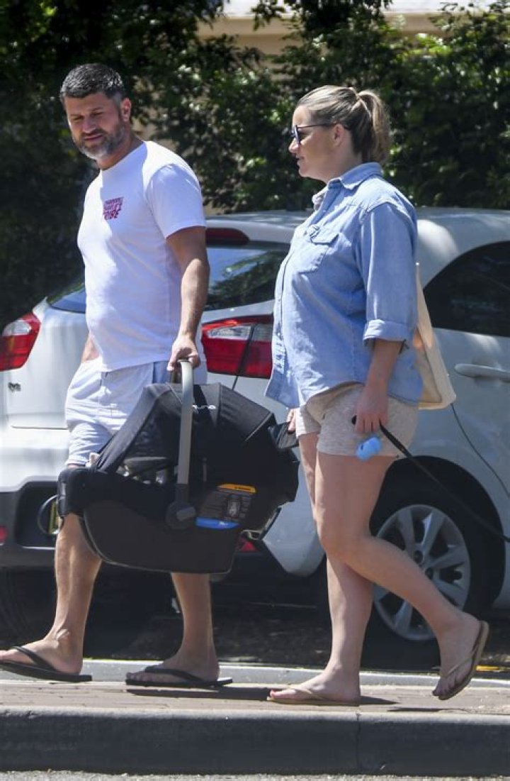 Hannah Ferrier: Fiancé, net worth, tattoos, smoking & body measurements