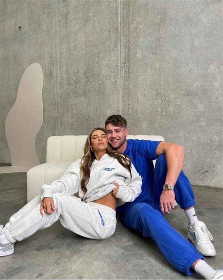 Harry Jowsey Wiki, Age, Instagram, Girlfriend, Too Hot to Handle, Net Worth, Height, Parents, Family and Nationality