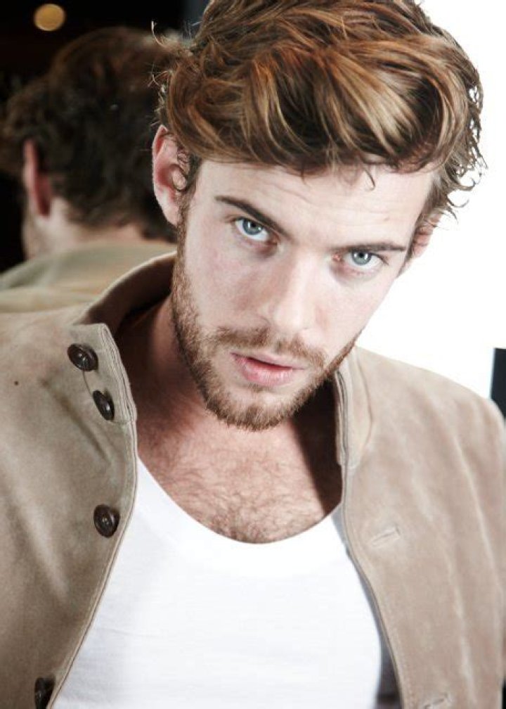 Harry Treadaway Bio, Wiki, Age, Family, Wife, Movies, TV Shows and Net Worth