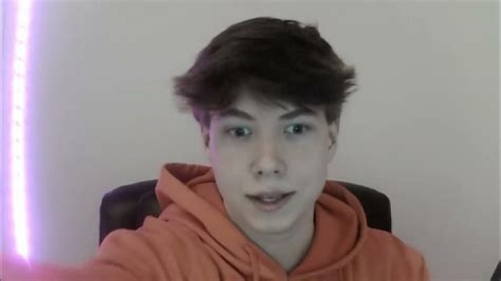 Has Camman18 Have Face Reveal? Find Real Name And Net Worth 2022