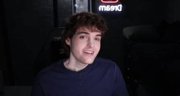 Has DV Plays Done A Face Reveal? Everything To Know About The Streamer