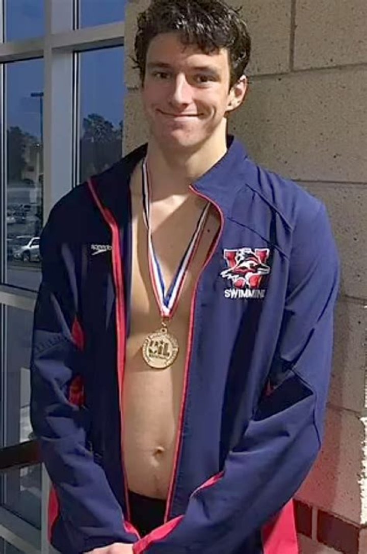 Has Lia Thomas Transitioned Surgically? Trans Swimmer Before Surgery Name And Photos