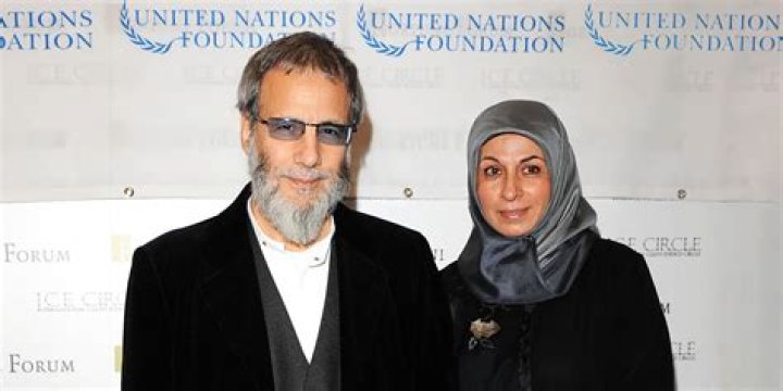 How did Cat Stevens meet his wife?