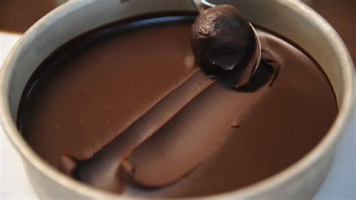 How do you thicken chocolate sauce