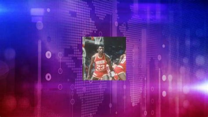 How Much Money Does Calvin Murphy Make? Latest Calvin Murphy Net Worth Income Salary