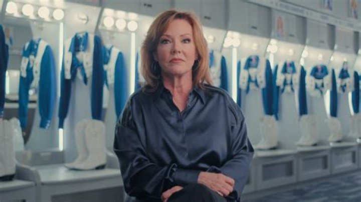 How Much Money Does Kelli Finglass Make? Latest Kelli Finglass Net Worth Income Salary