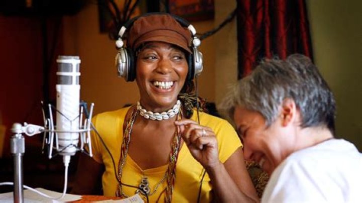 How Much Money Does Miss Cleo Make? Latest Miss Cleo Net Worth Income Salary