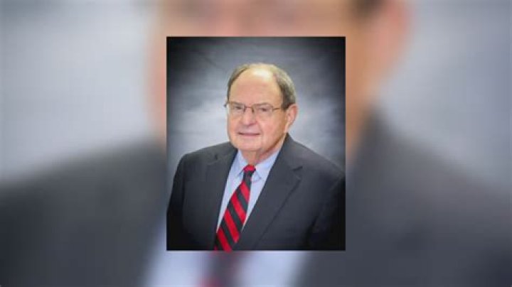 How Much Money Does Robert Stephens Make? Latest Robert Stephens Net Worth Income Salary