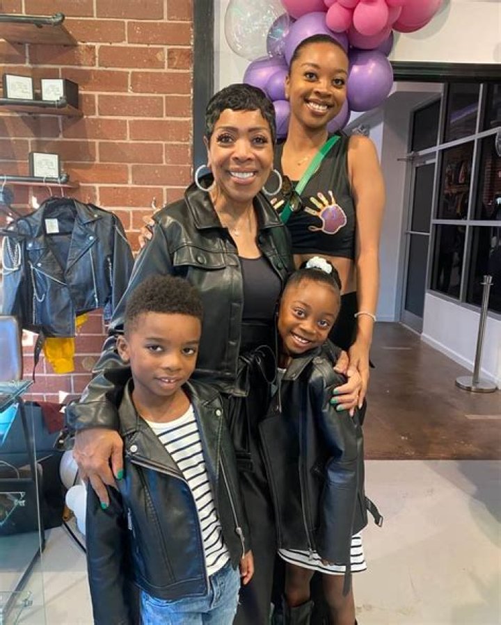 How Much Money Does Shirley Strawberry Make? Latest Shirley Strawberry Net Worth Income Salary