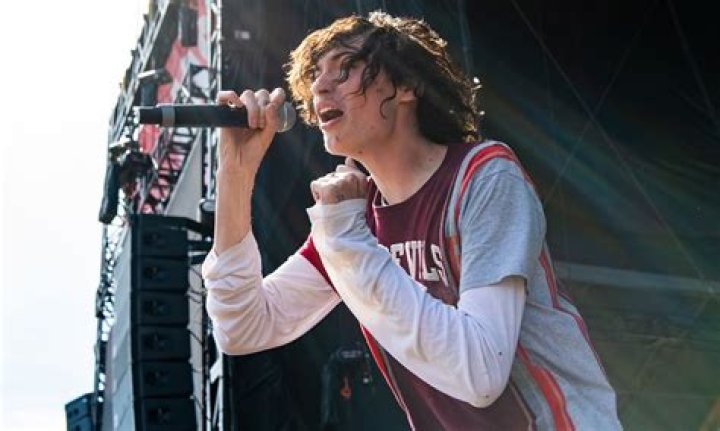 How Old Is Glaive? Learn Everything About The Musical Artist