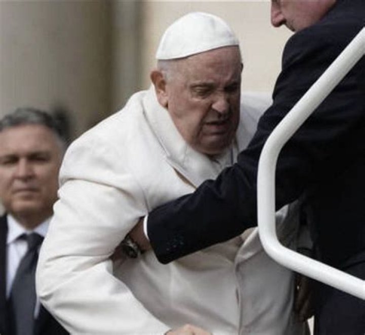 
How old is Pope Francis? Condition of the Pope revealed as he leaves hospital, jokes about being “still alive” 
