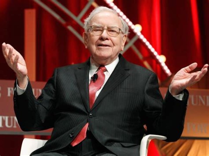 How rich is Warren Buffett’s wife – Astrid Menks? – Biography