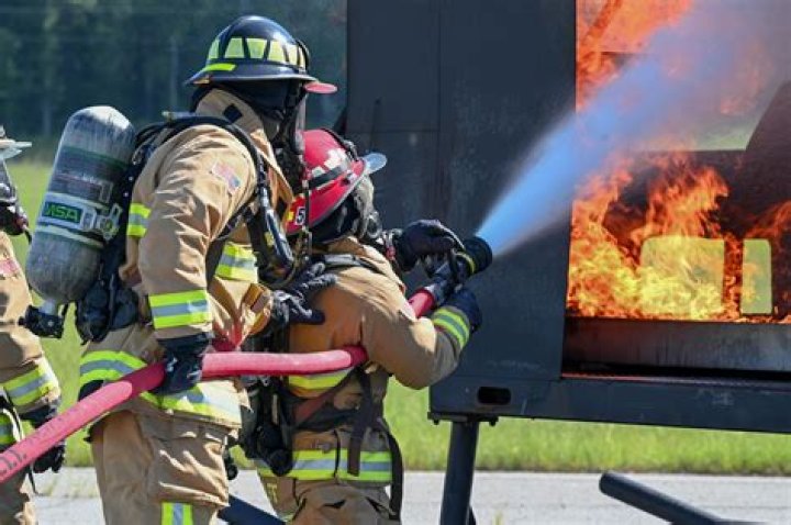 How to become a firefighter in chicago