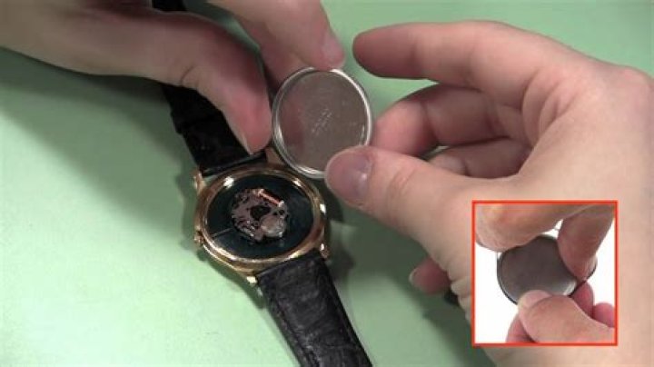 How to open fossil watch