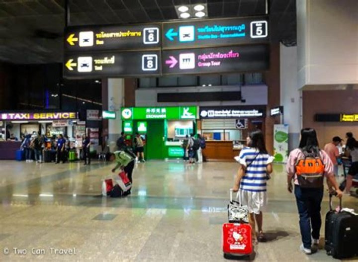 How to travel from don muang airport to bangkok
