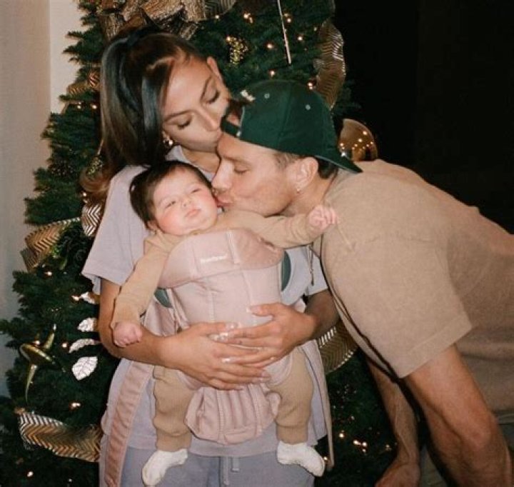 Inanna Sarkis Baby, Matthew Noszka, Body, Career & Net Worth