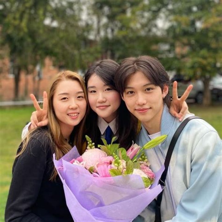 Is Alexa Chung Still popular? Does Alexa Chung Have A Sister?