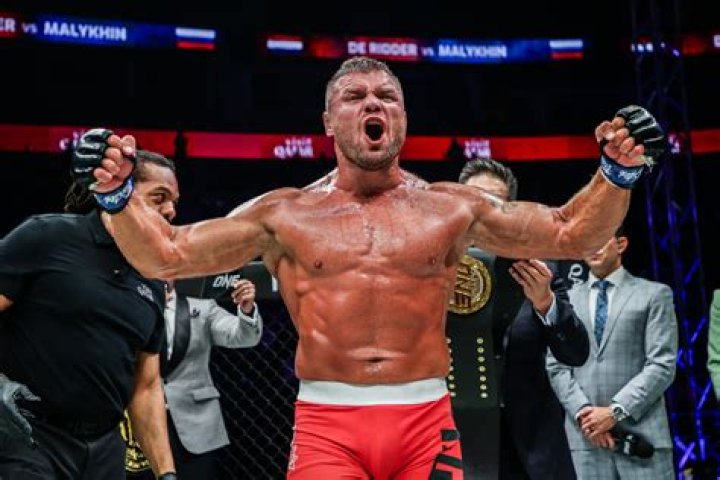 Is Anatoly Malykhin Biography On Wikipedia? Details About The HeavyWeight Fighter