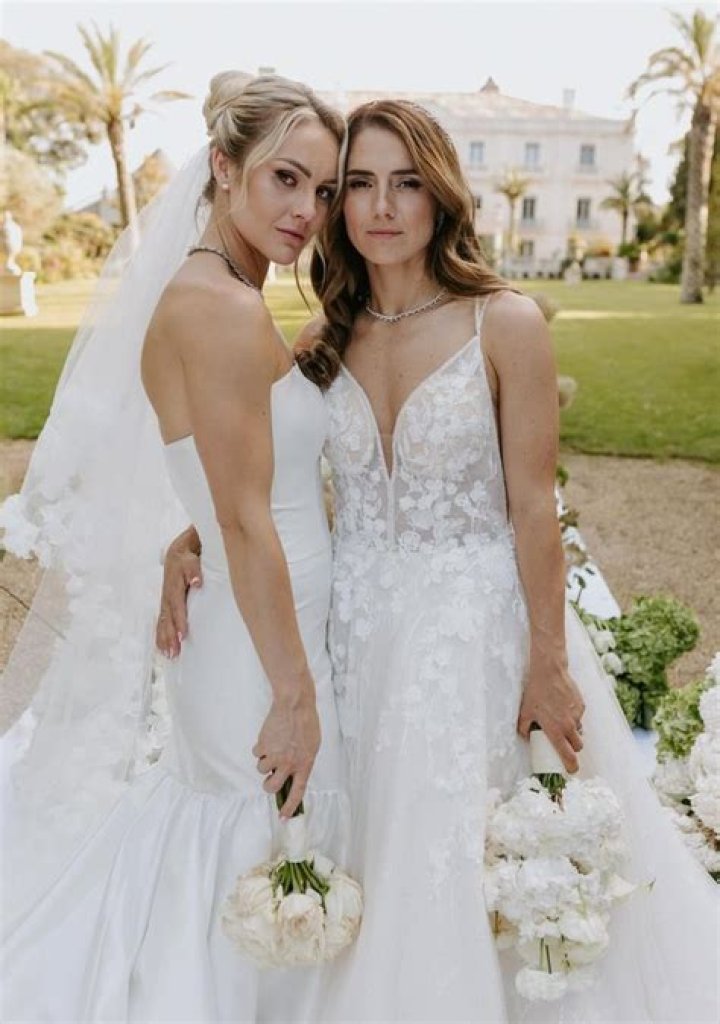 Is Ellie Carpenter Engaged? Who is Ellie Carpenter Engaged To? Who is Danielle Van De Donk?