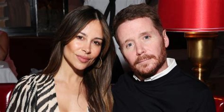 
Is Kevin Connolly Married? His Bio, Age, Wife, Girlfriend, Height and Net worth 