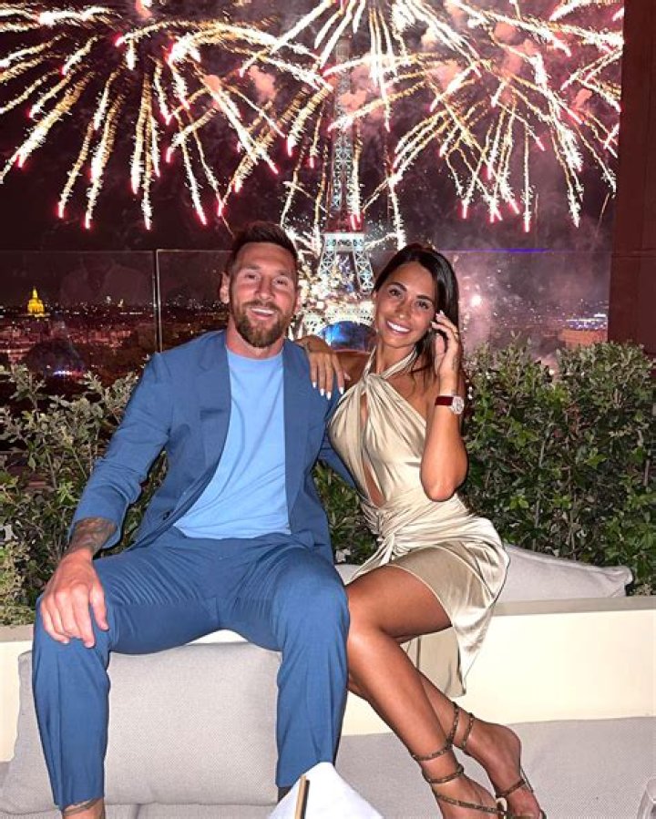 Is Osvaldo Benavides Gay? Meet His Wife & Instagram Family Pics
