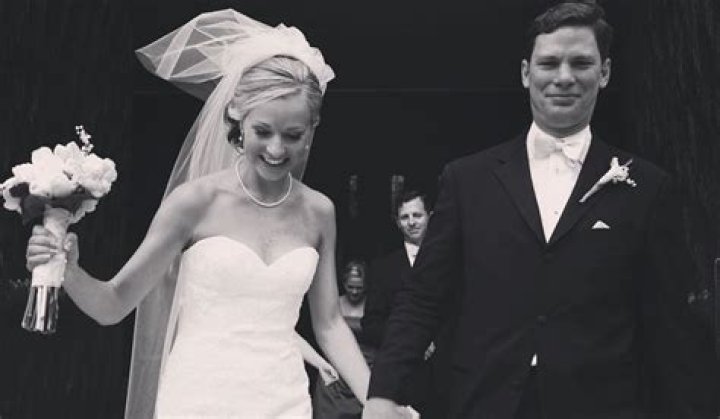 Is Sandra Smith Married? Details on her personal life