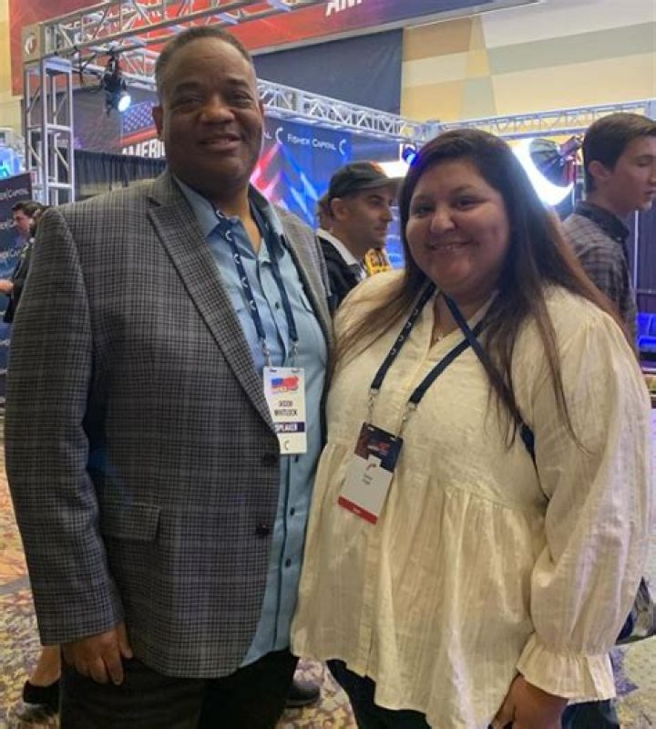 
Is Simon Whitlock Married? Wife or Girlfriend, What Happened To His Hair? 