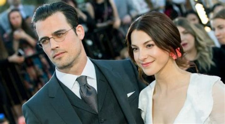Is Thomas Beaudoin Married to Wife? Or Dating a Girlfriend? Kids.