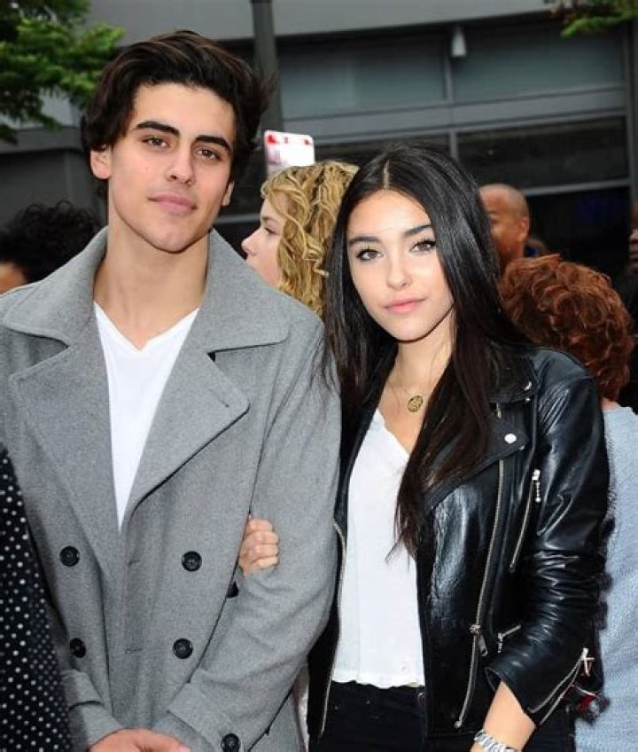 Jack Gilinsky (Singer) Wiki, Bio, Age, Height, Weight, Girlfriend, Net Worth, Family, Facts