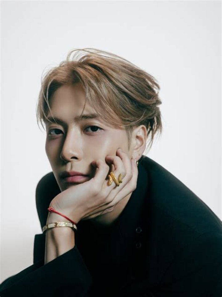 Jackson Wang Wiki, Bio, Age, Height, Weight, Girlfriend: Top 10 Facts on him